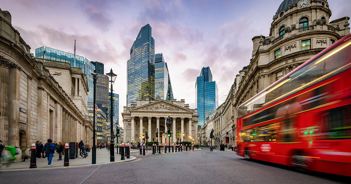 Easy Loans: UK Interest Rates Must Hit 20% to Save the Pound